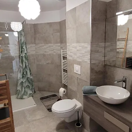 A Pinarello Corse Du Sud 4 Pers Vue